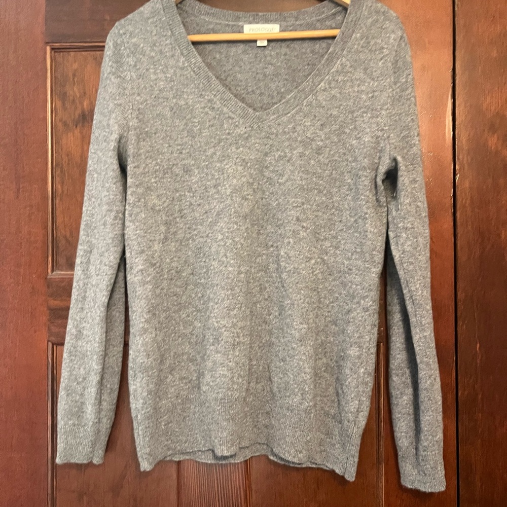 Prologue Cashmere v neck sweater